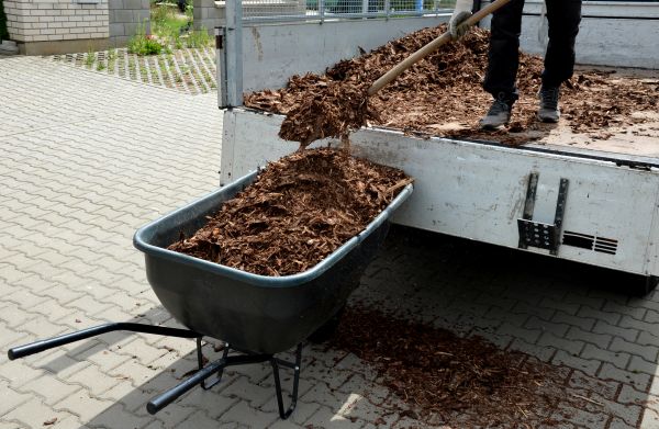 Bulk Mulch Delivery in Rogers